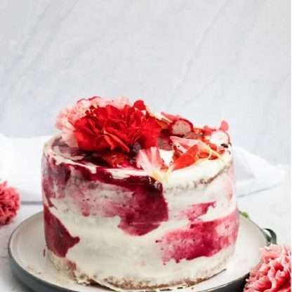 Torta chocolate blanco y frutos rojos 10 porciones